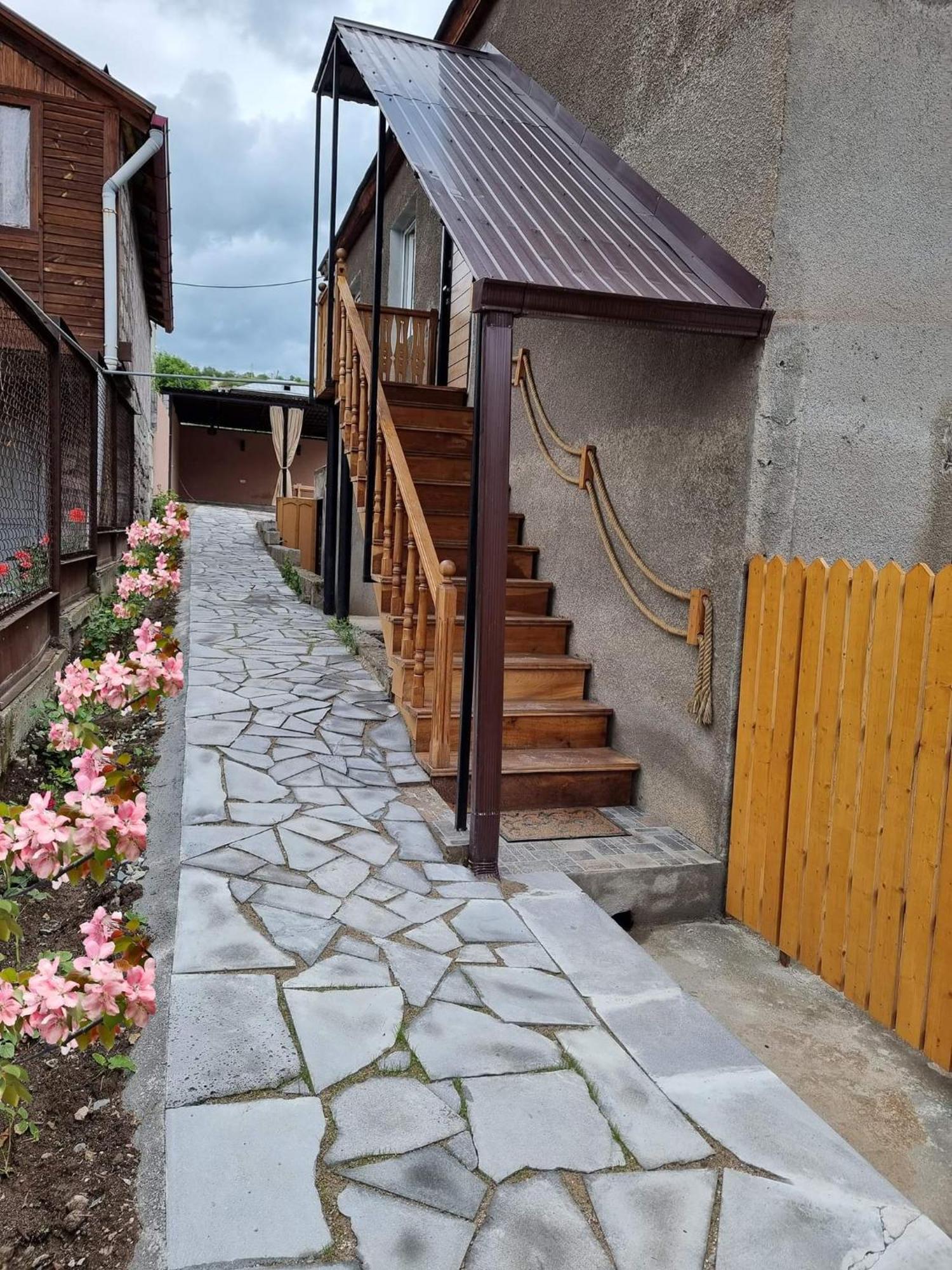 New Horizons , Apartment With 5 Bedrooms, Whole Apartment, Апартмент Целиком Dilijan Esterno foto